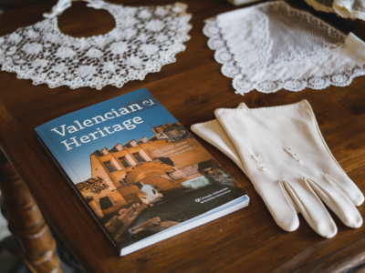 Où trouver un guide spécialiste du patrimoine valenciennois pour une visite thématique sur la dentelle et comment le sélectionner